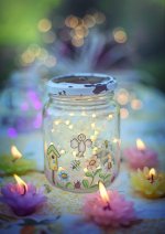 fireflies-in-jar-4356346.jpg